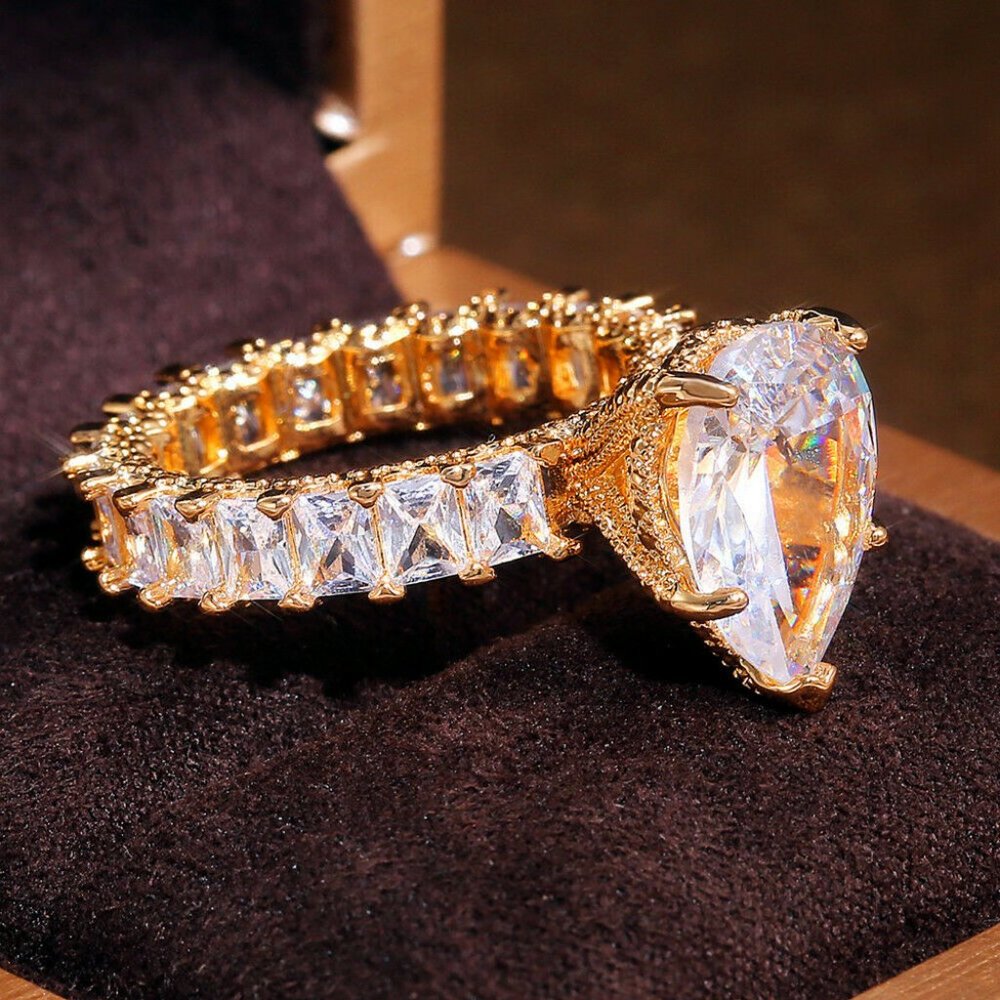 New Yellow Gold Sapphire Ring - Picture 2 of 4
